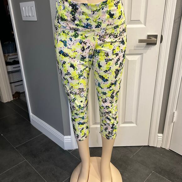 Activewear Set – Fabletics Neon Sports Bra L + Old Navy Floral Capri Leggings XL - Picture 4 of 7